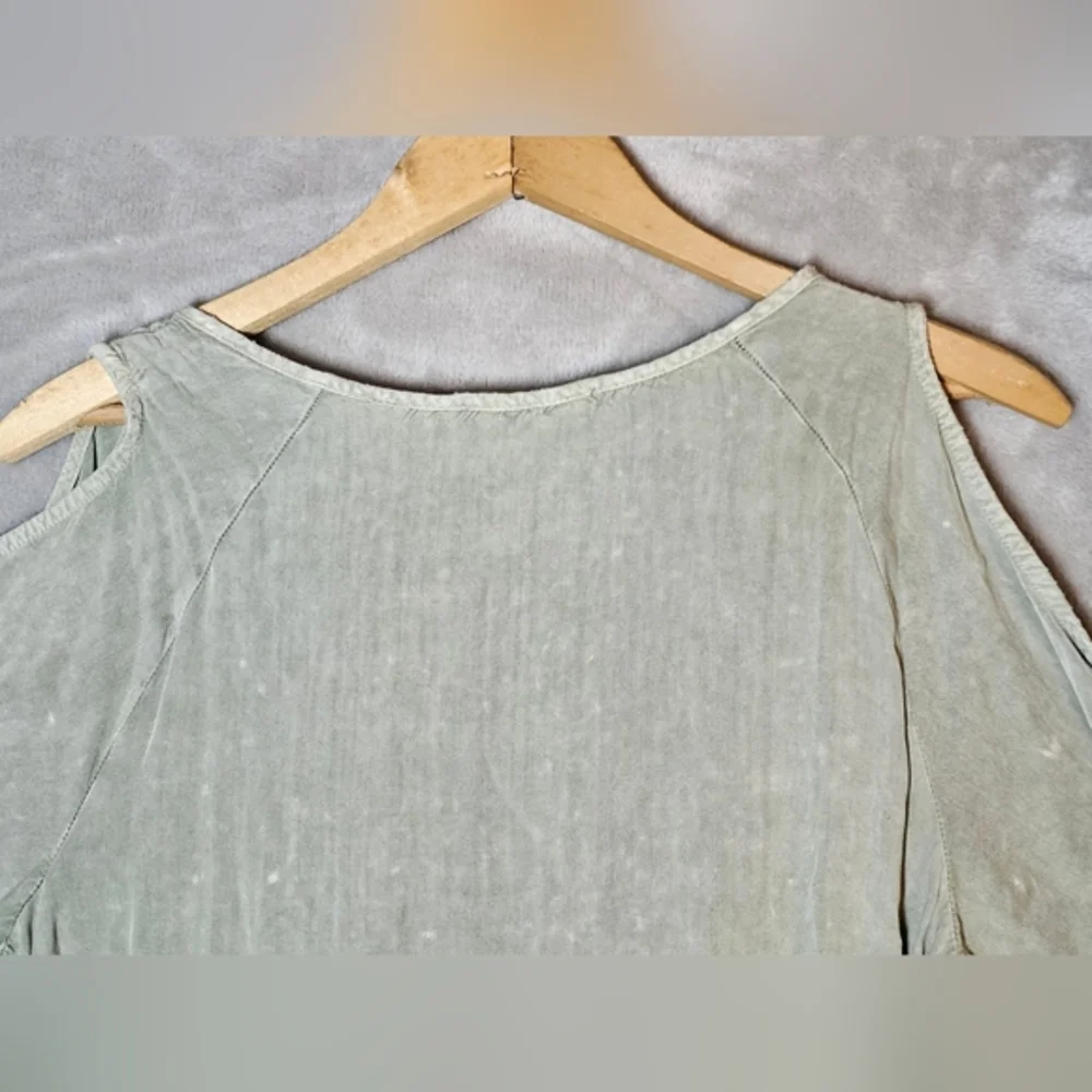 Altard State Woman's Cold Shoulder‎ Dress Size S Embroidered Design With Ribbon. - Picture 9 of 12